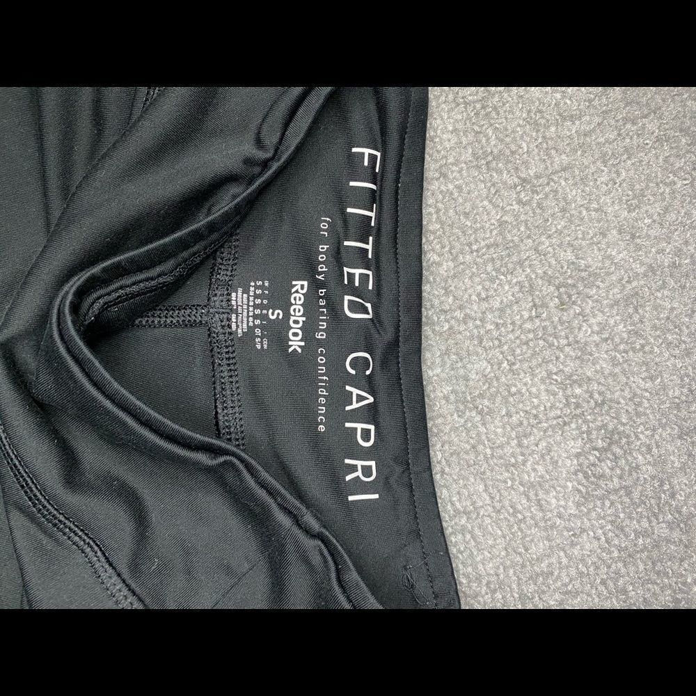Reebok Capris Crop Yoga Leggings Black - Picture 3 of 4